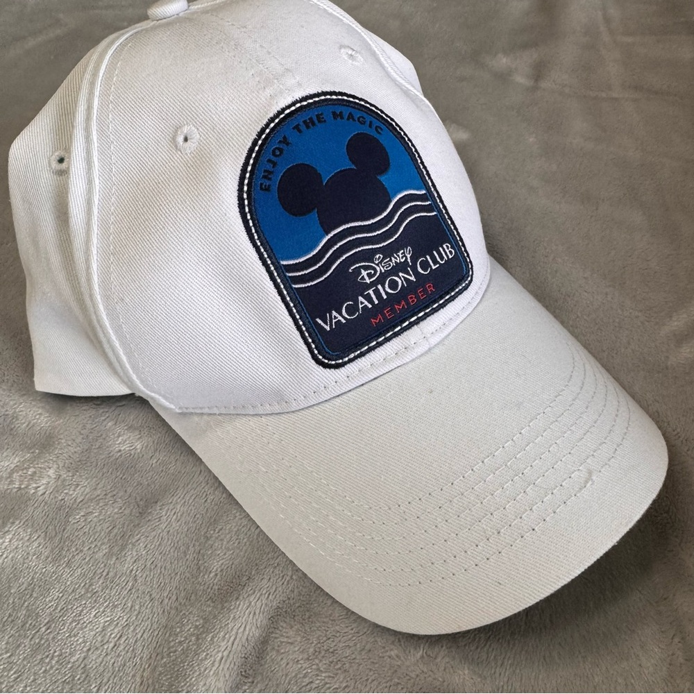 SOLD 2025 Disney Vacation Club DVC Member Hat Cap Adult One Size White Magic
